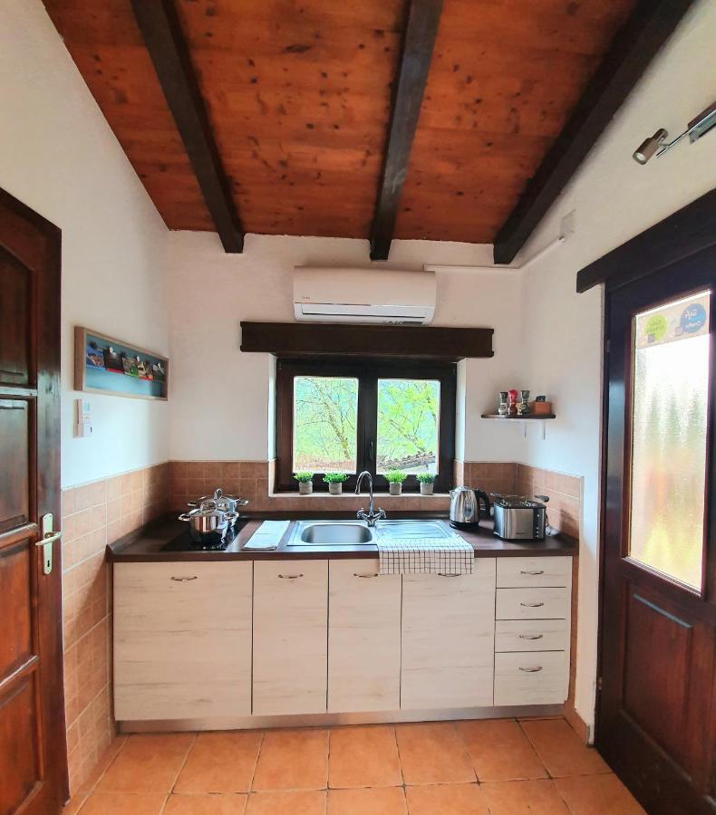 Casa Leonarda, Old Authentic Istrian Stone House Near Motovun, Central Istria Zamask Bagian luar foto